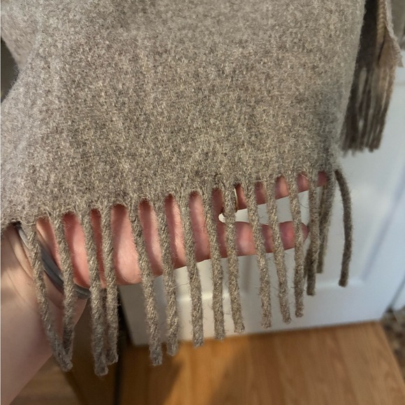 Brown Wool Poncho with Button Closure - Picture 3 of 4